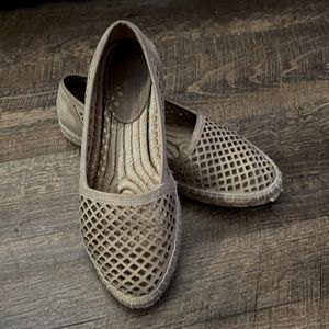 Frye Lee A Line White Perforated Espadrilles size 7 m